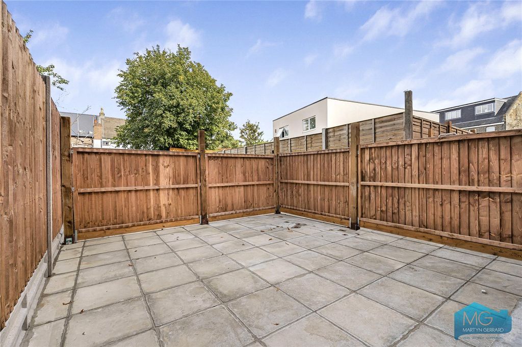 Property photo 3 of 19 Picture No. 30