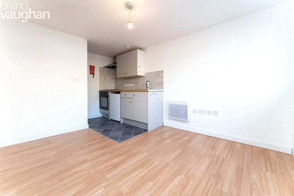 Property photo 1 of 5 Studio