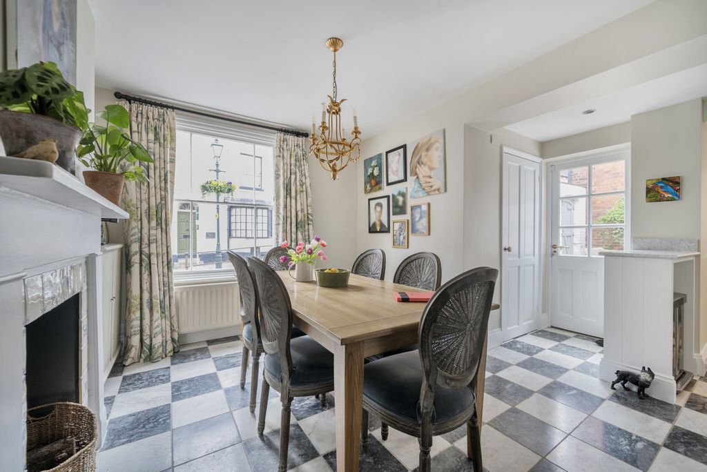 Property photo 3 of 29 1294945-37-682B50...