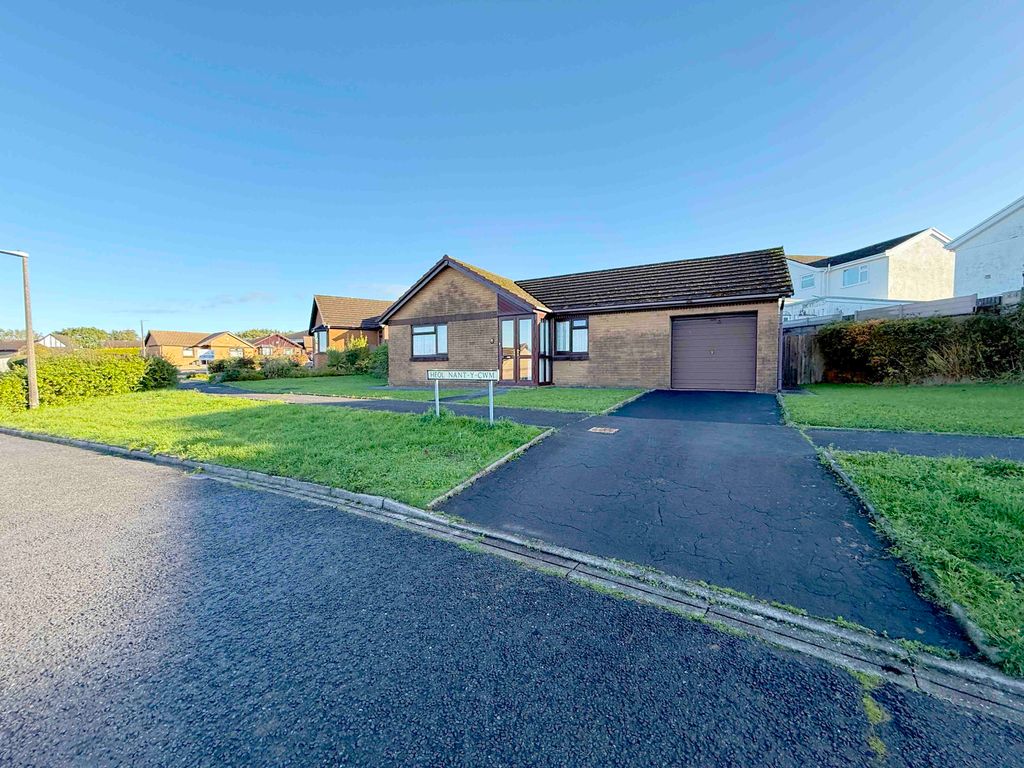 Property photo 1 of 14 Heol Nant Y Cwm, Gorseinon, Swansea, Sa4 4Jz – 3 Bedroom Detached Bungalow