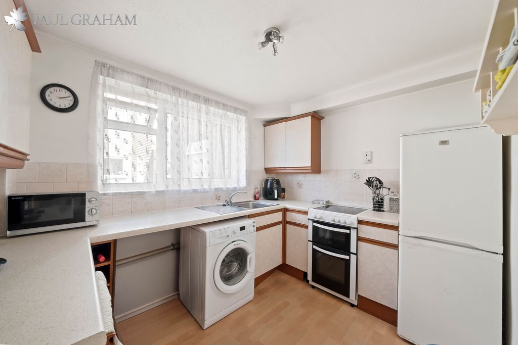 Property photo 3 of 9 Dsc08102