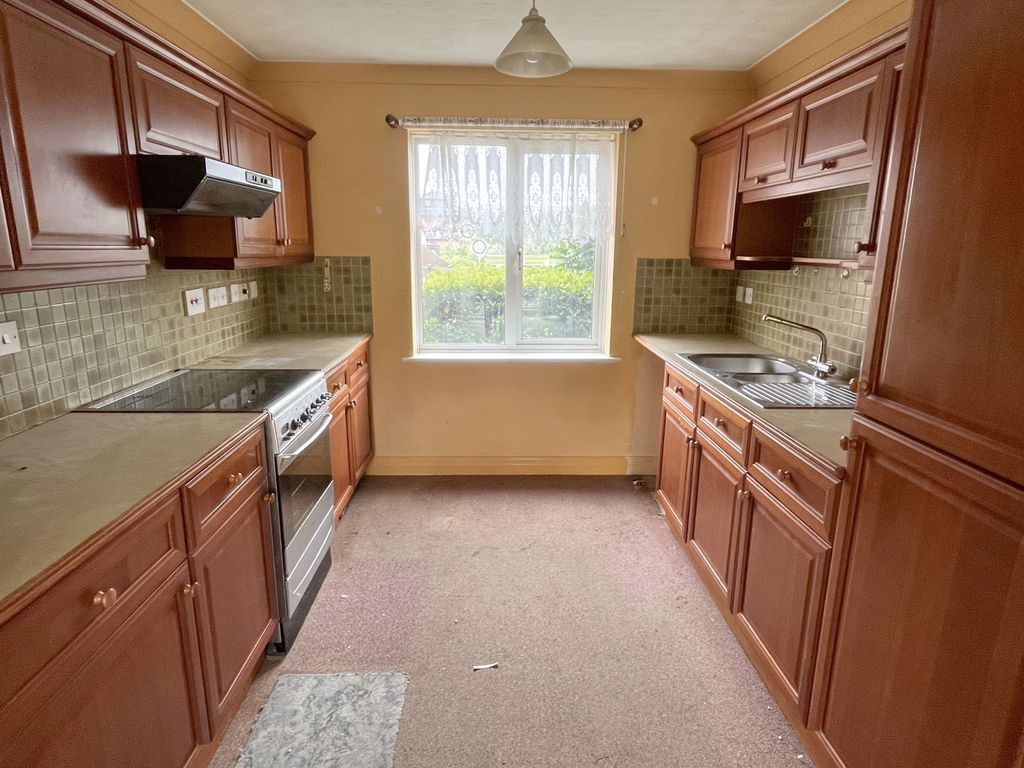 Property photo 3 of 19 Gallery