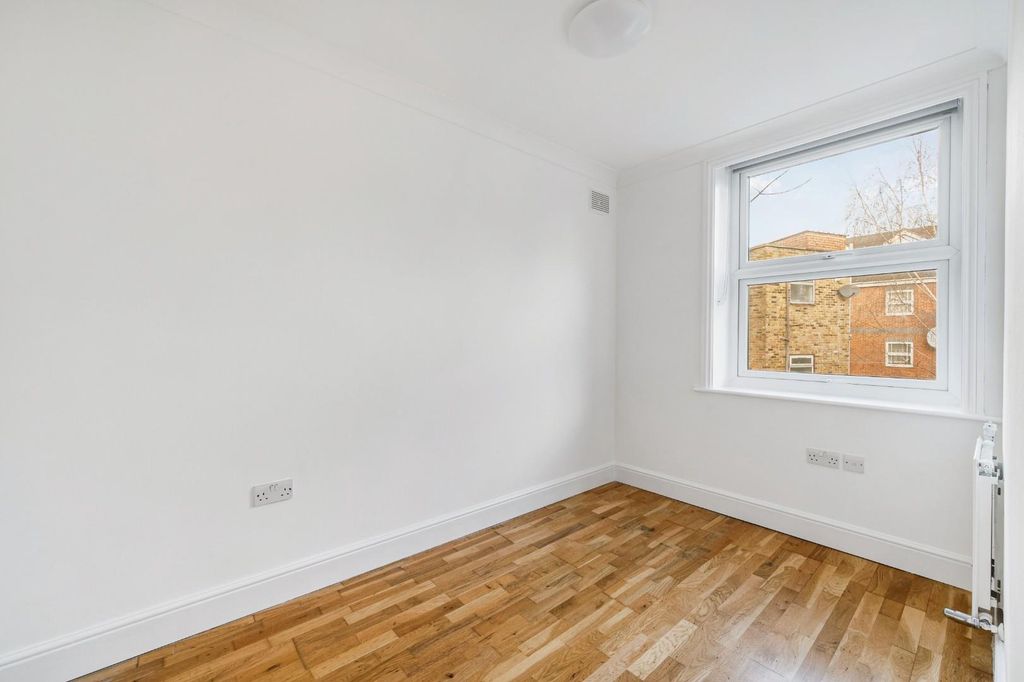 Property photo 2 of 8