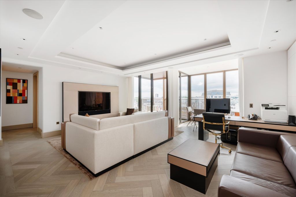 Property photo 2 of 21 Image