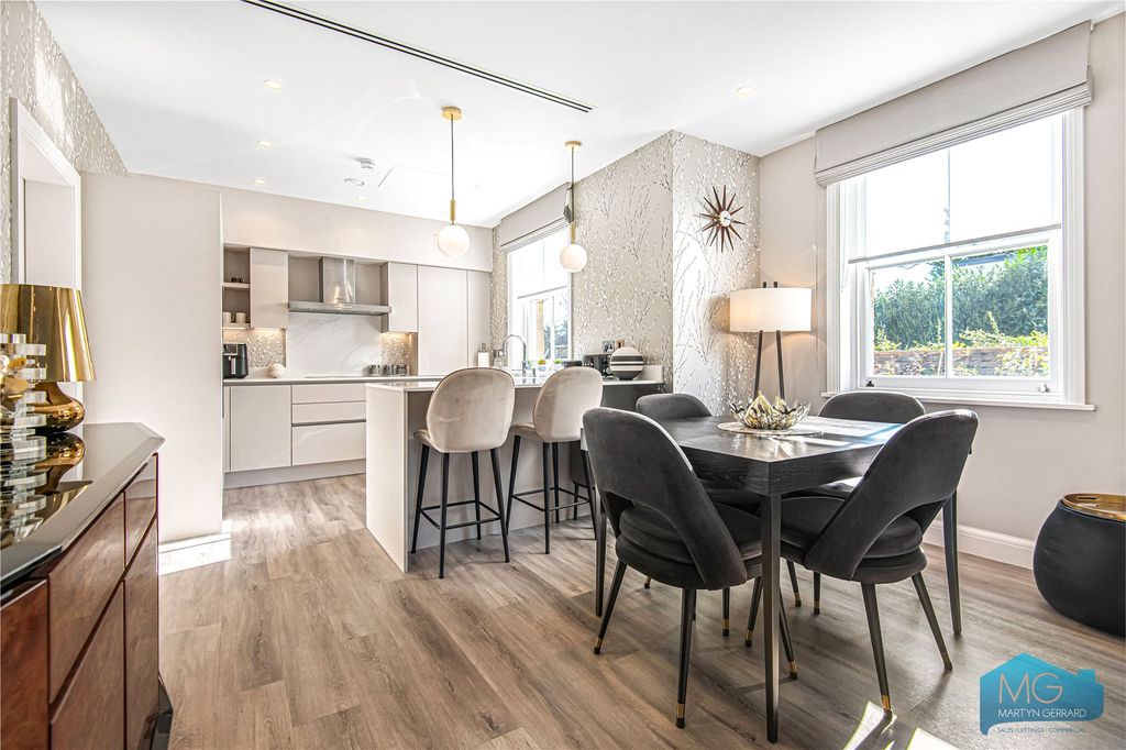 Property photo 3 of 36 Picture No. 06