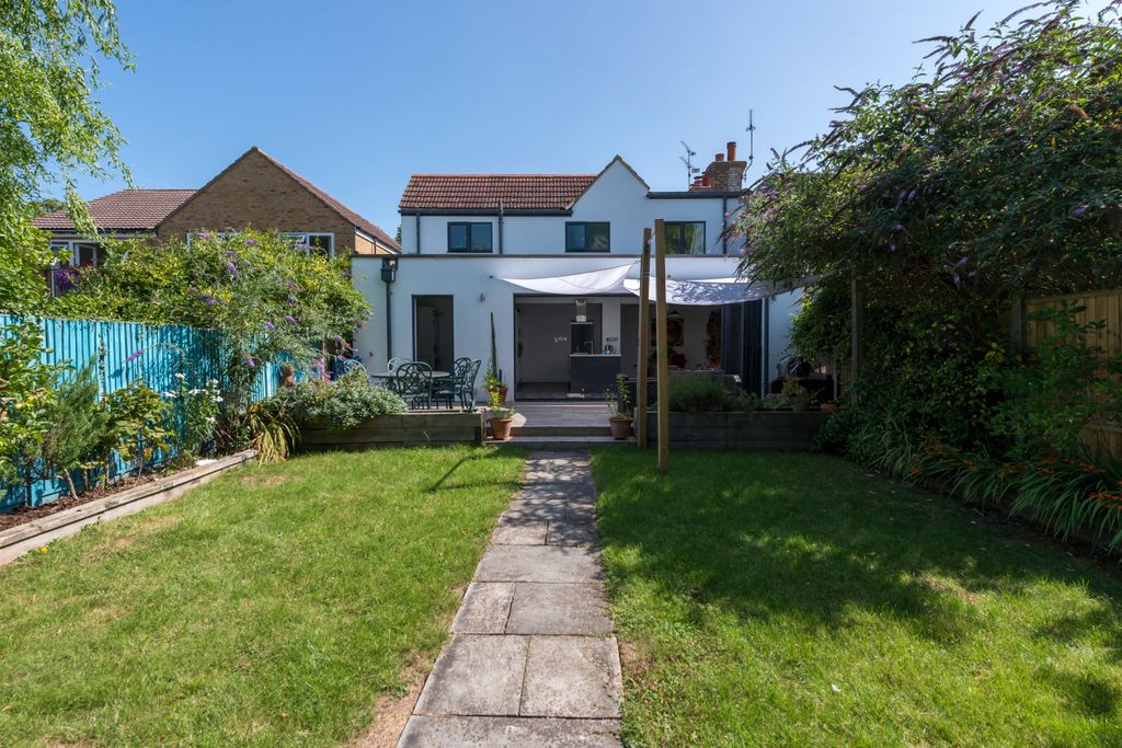 Property photo 2 of 25 Rear Garden