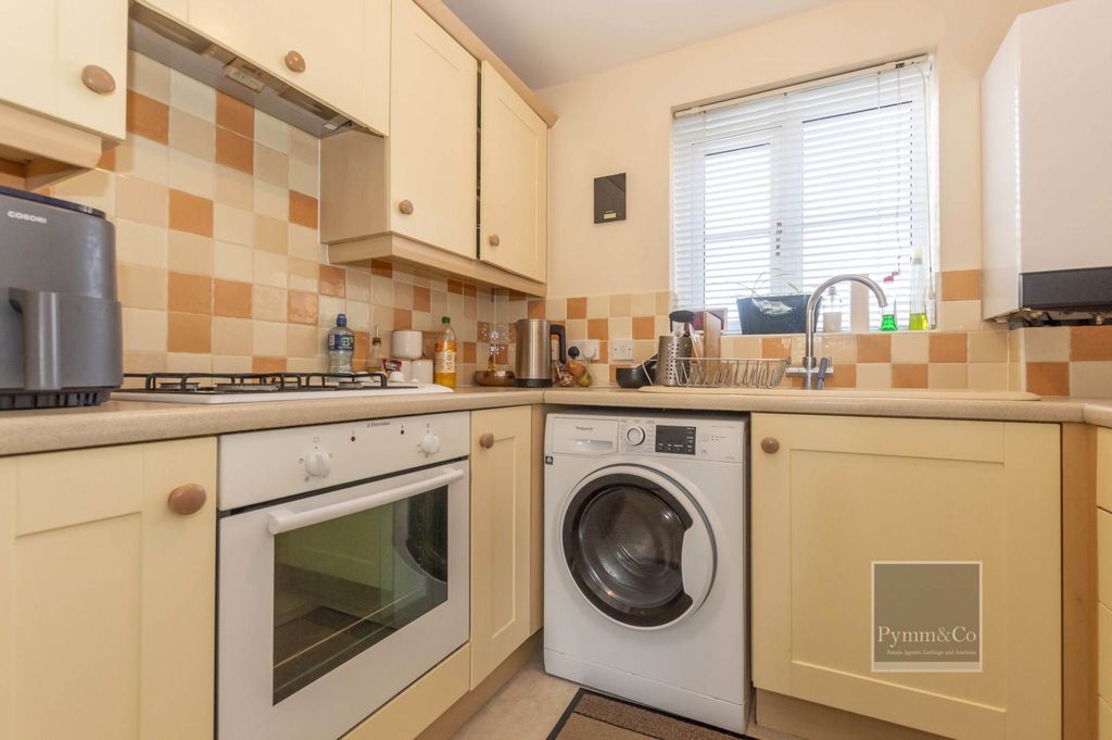 Property photo 2 of 9