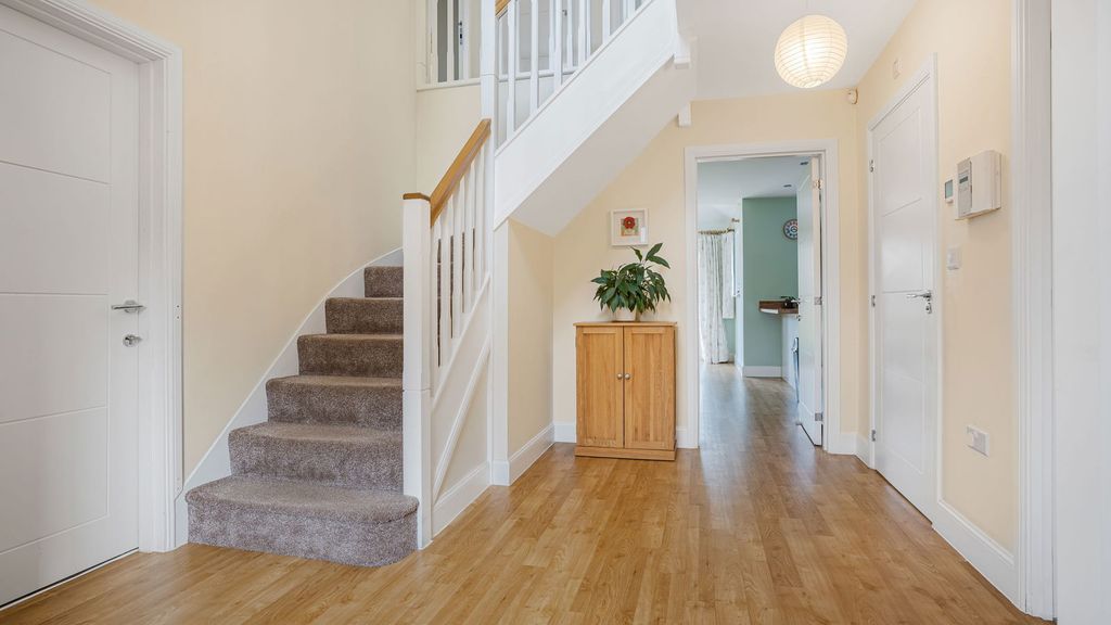 Property photo 3 of 38