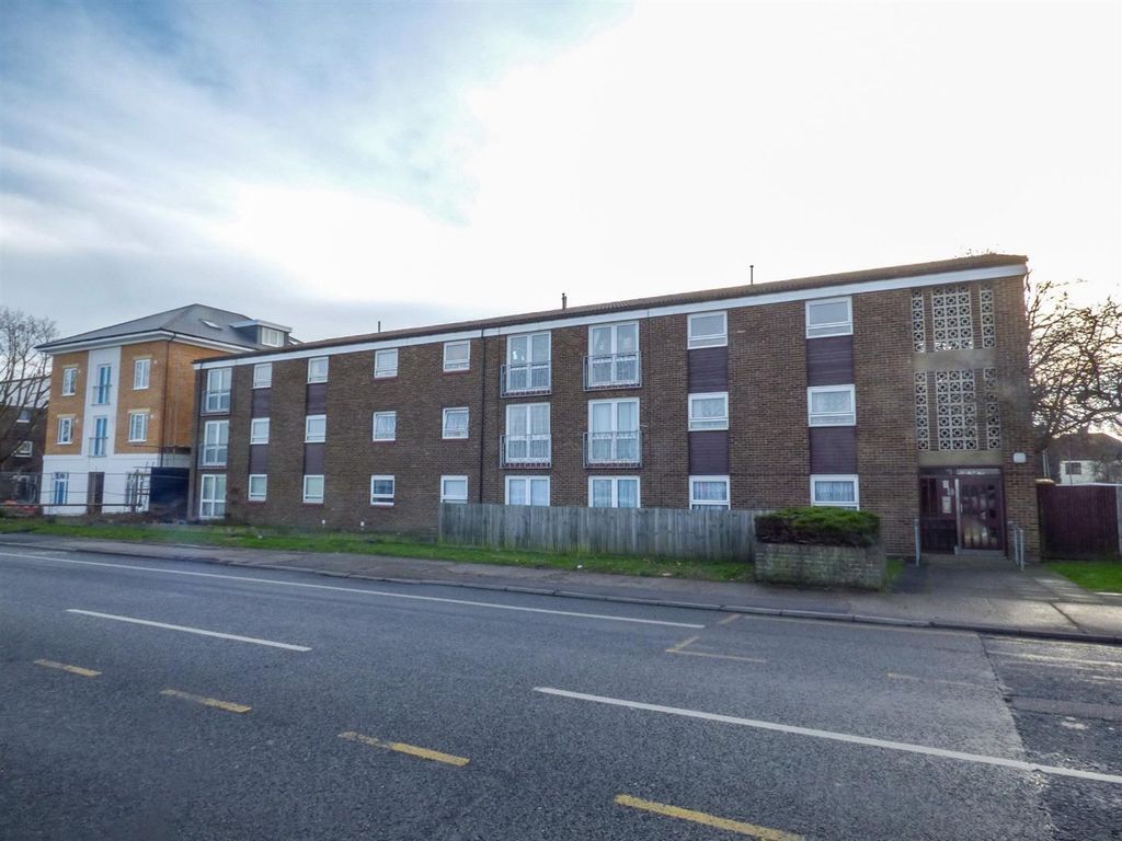 Property photo 1 of 16 Front On London Road