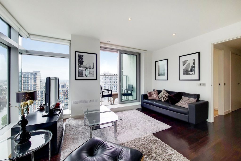 Property photo 1 of 11 Pan Penisula Square