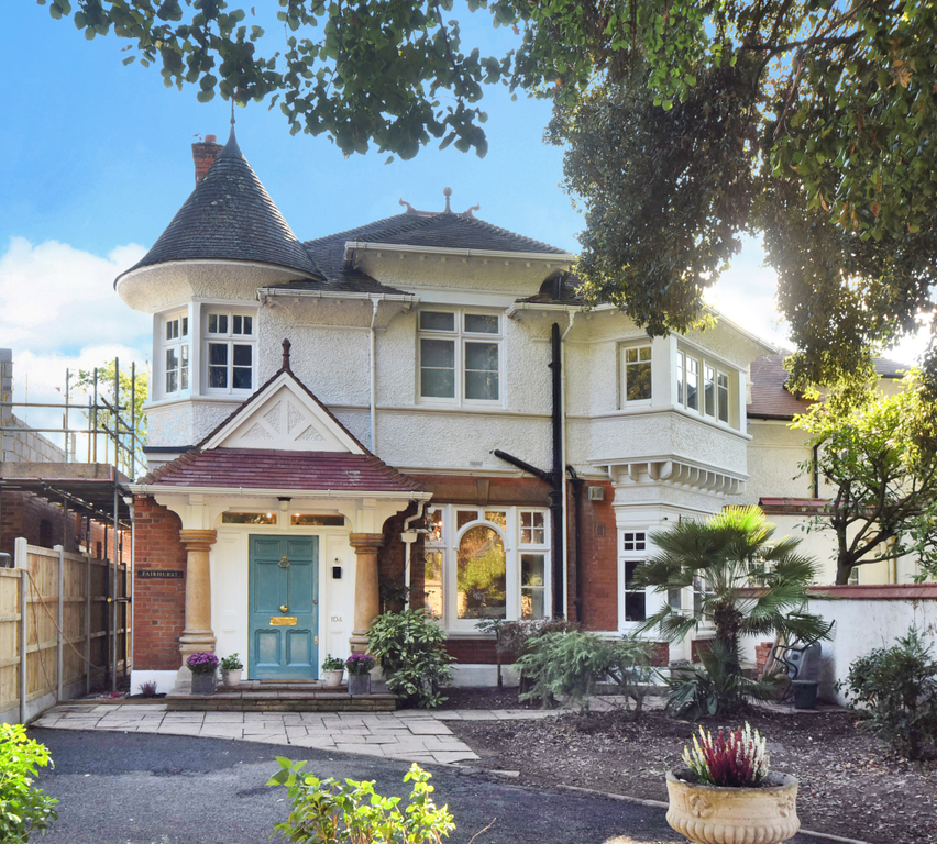 Property photo 1 of 12