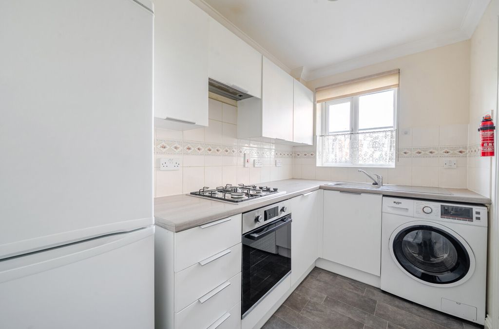 Property photo 2 of 15 1344415-17-68Aed8...