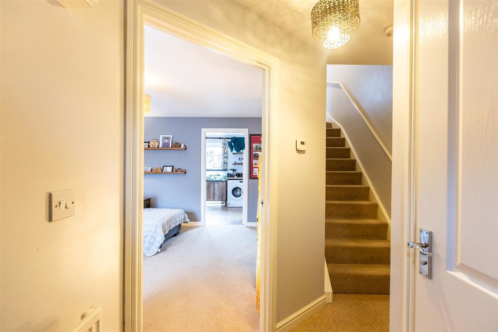 Property photo 3 of 33