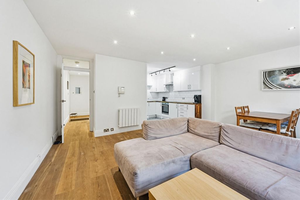 Property photo 3 of 8