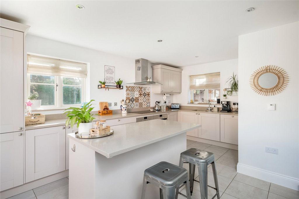 Property photo 3 of 22 Picture No. 05