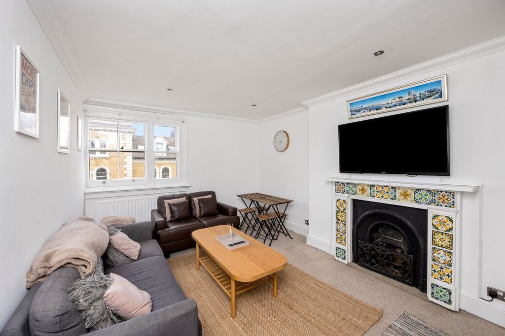 Property photo 2 of 9