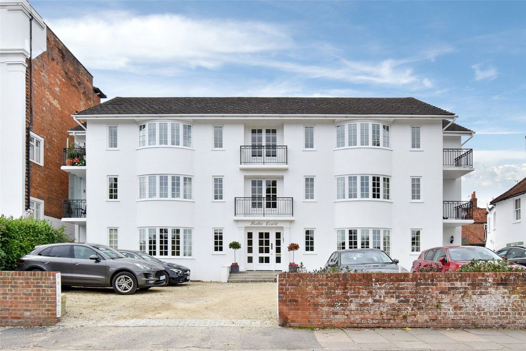 Property photo 1 of 10 Exterior