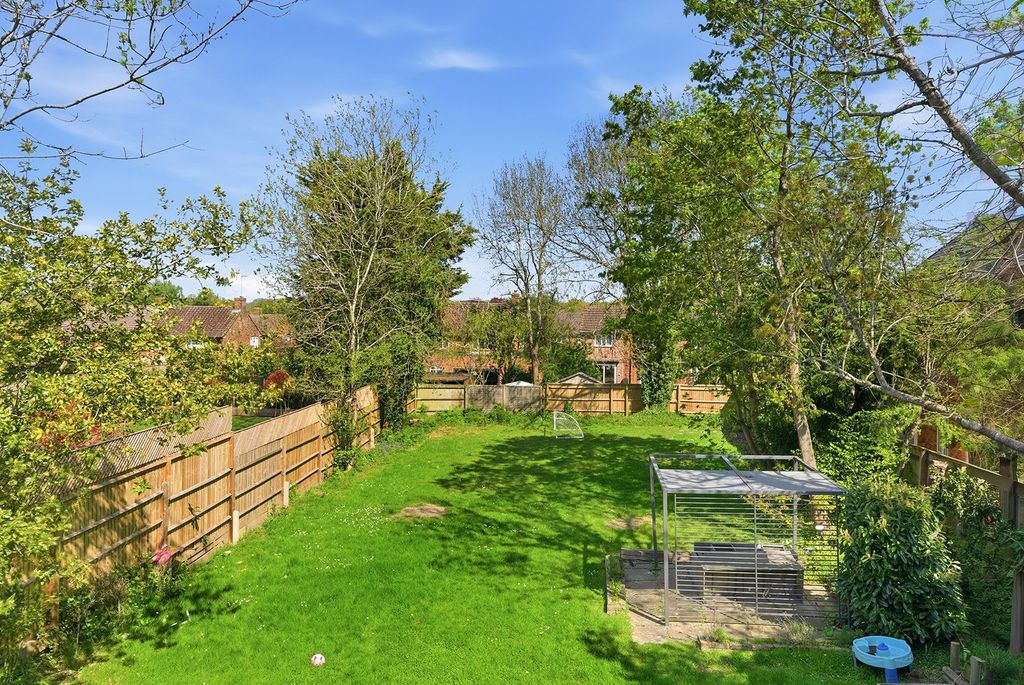 Property photo 2 of 19 Picture No. 11