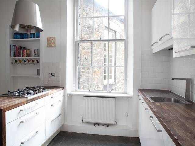 Property photo 3 of 10 Kitchen 2