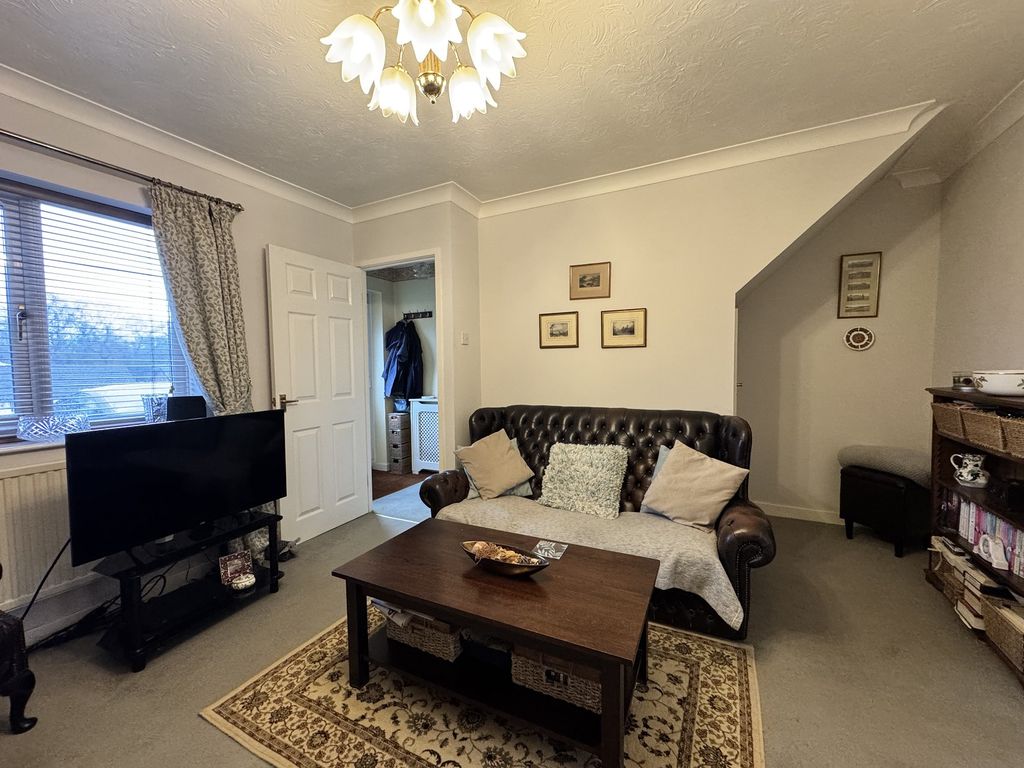 Property photo 3 of 19 Lounge