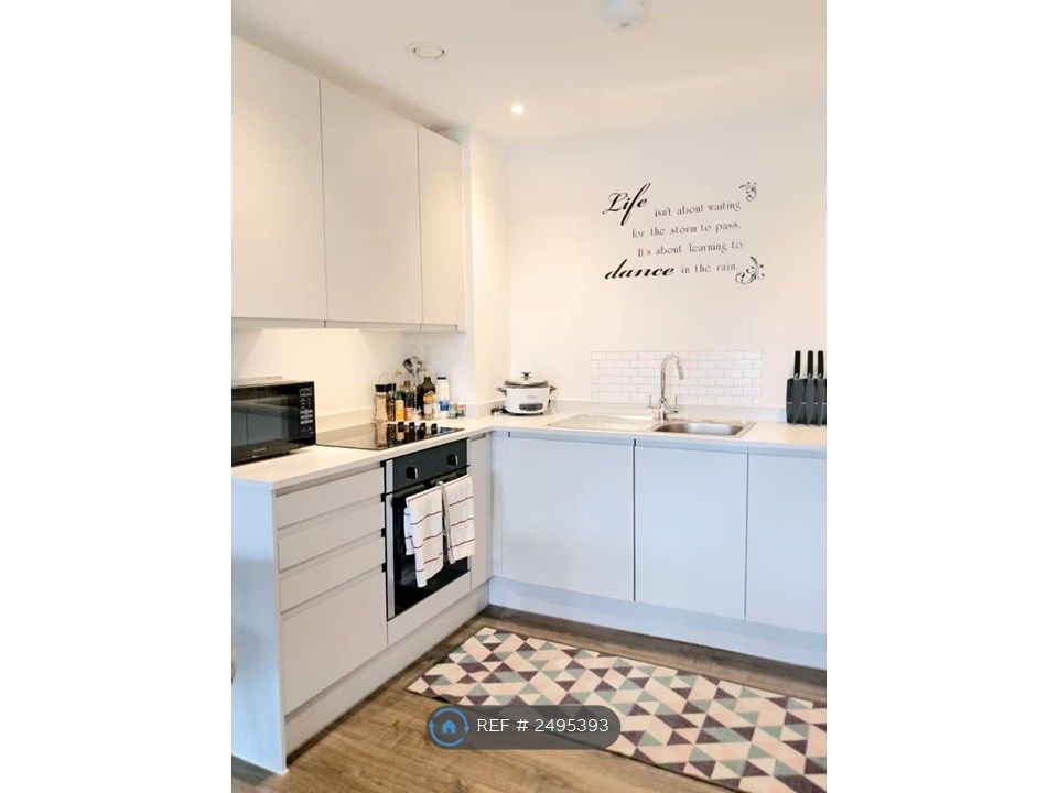 Property photo 2 of 35 Full Kitchen