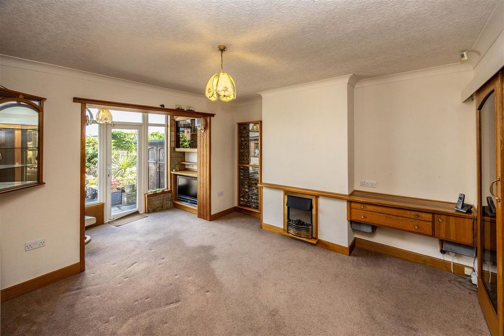 Property photo 2 of 24 54Odhudds-300625-6