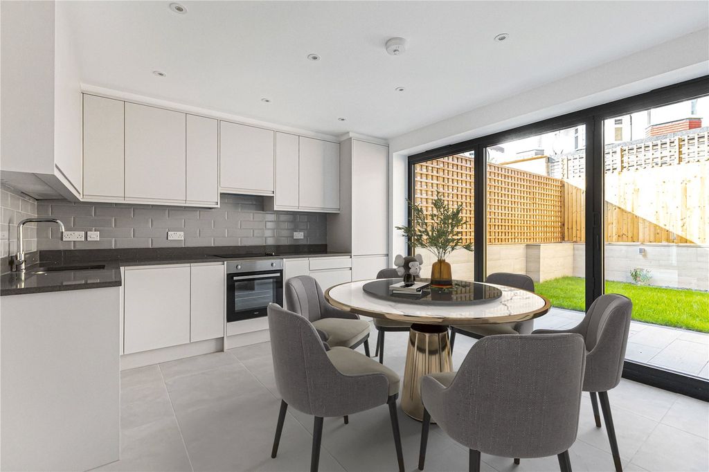 Property photo 2 of 16 Picture No. 06