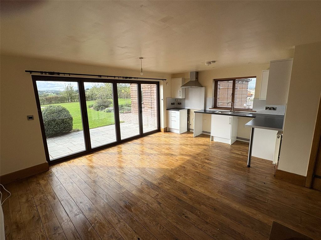 Property photo 2 of 8 Picture No. 03