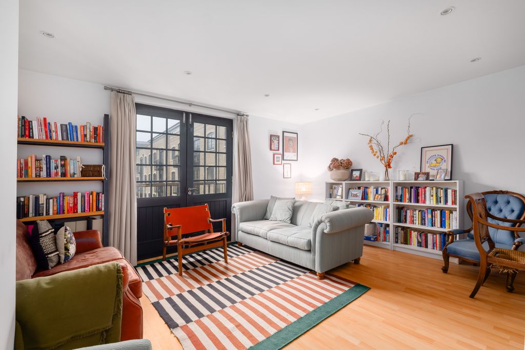 Property photo 2 of 22