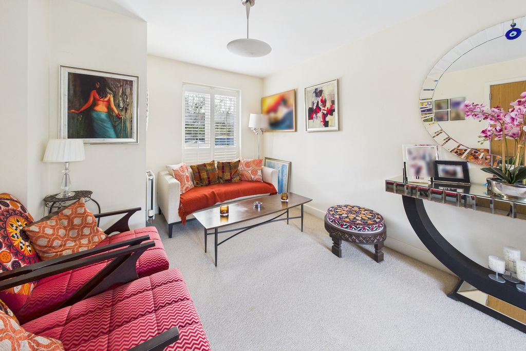 Property photo 2 of 25