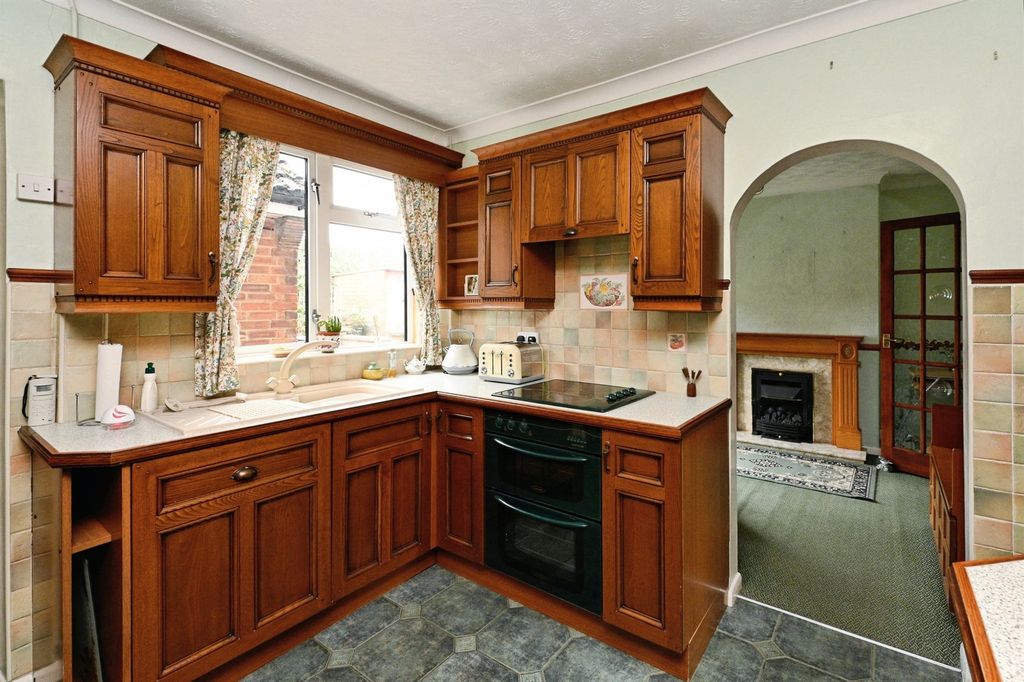 Property photo 3 of 17