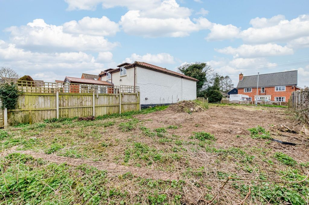 Property photo 3 of 4