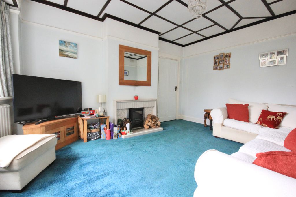 Property photo 3 of 28