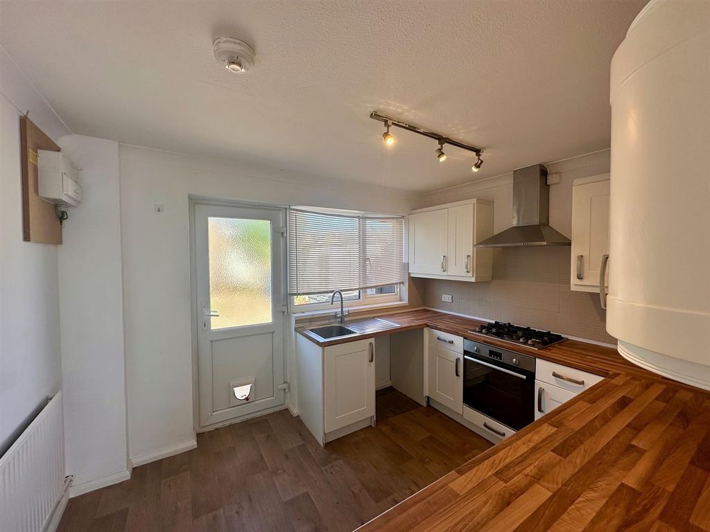 Property photo 3 of 15 Kitchen/Breakfast Room