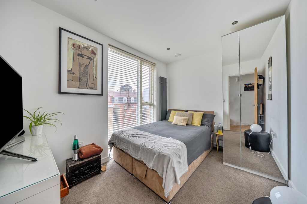 Property photo 2 of 13