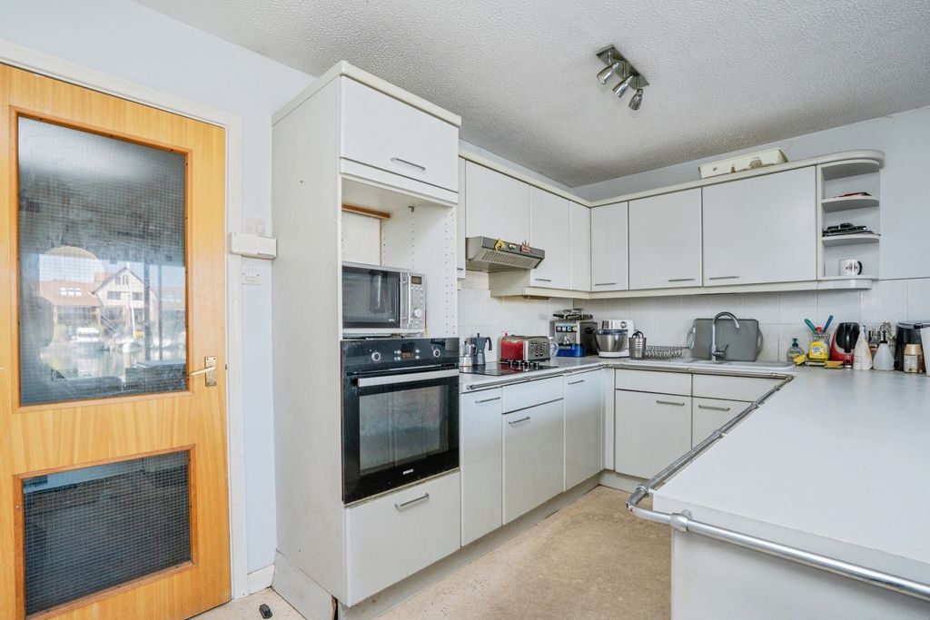 Property photo 3 of 22 Pbox-Img.Jpg