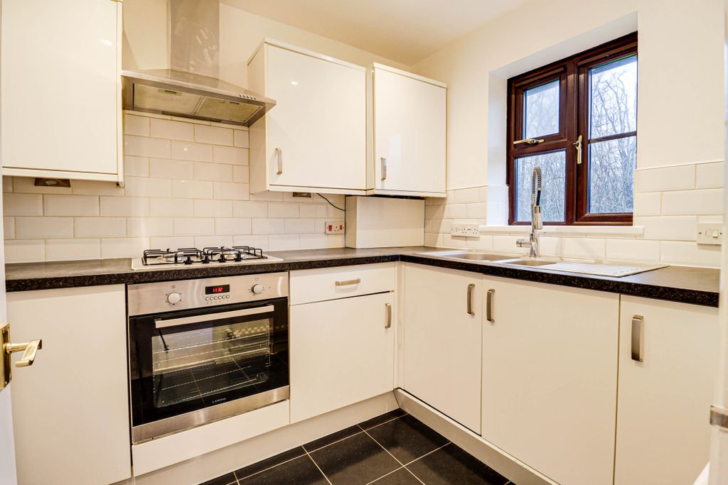 Property photo 3 of 13 Kitchen