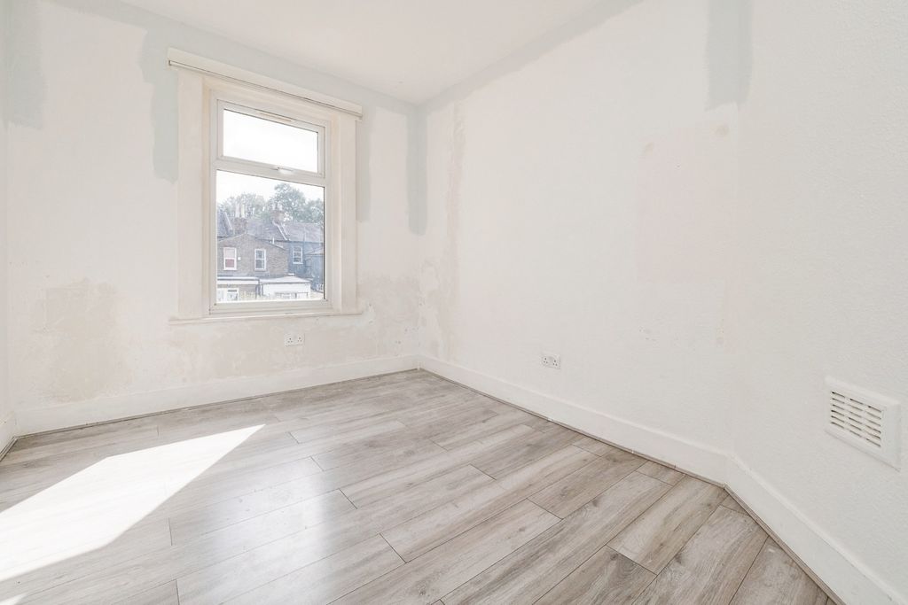 Property photo 3 of 22 Pbox-Img.Jpg