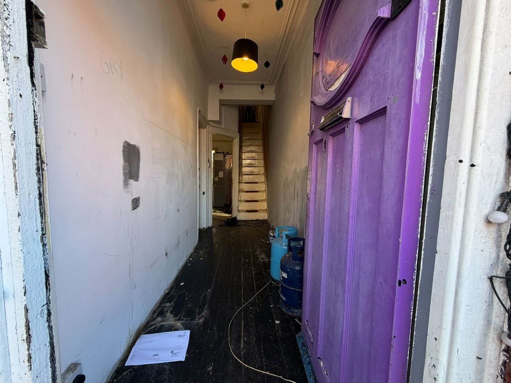 Property photo 2 of 30