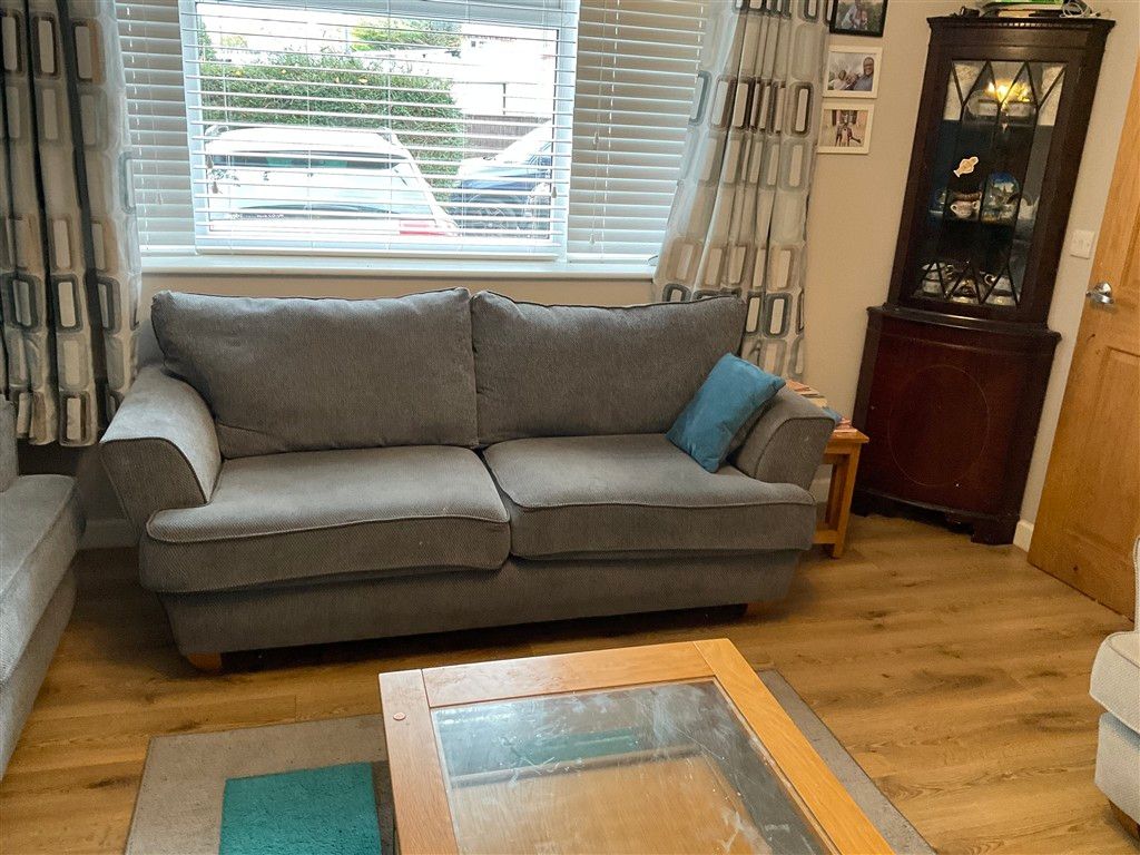 Property photo 3 of 9 Lounge