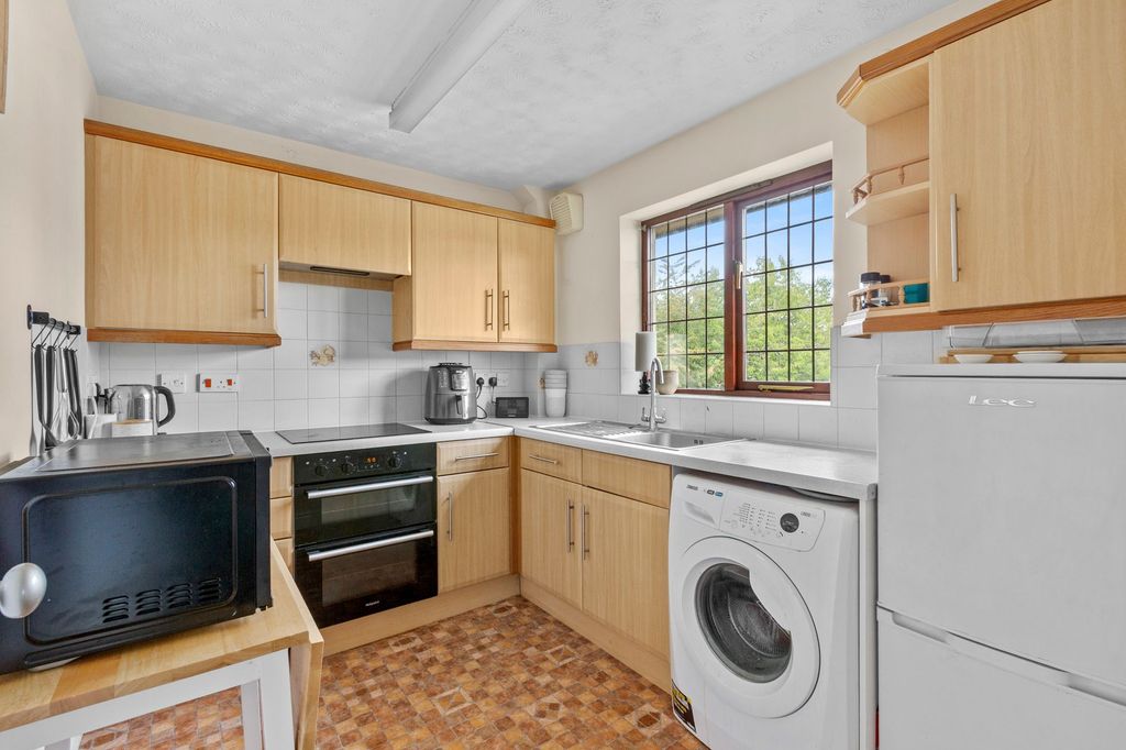 Property photo 2 of 14 Kitchen