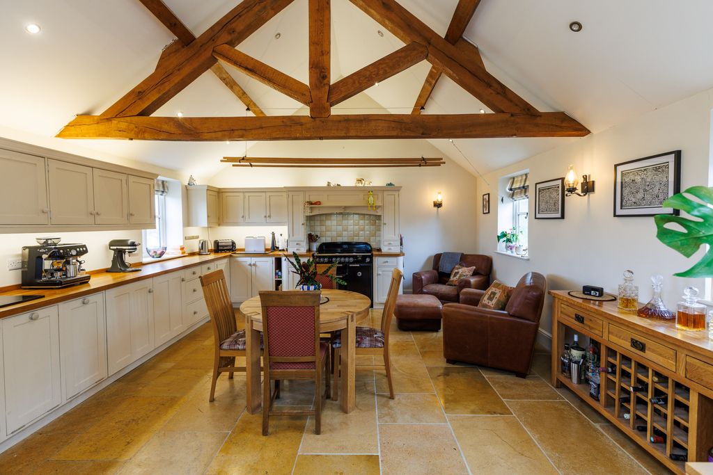 Property photo 2 of 30 19