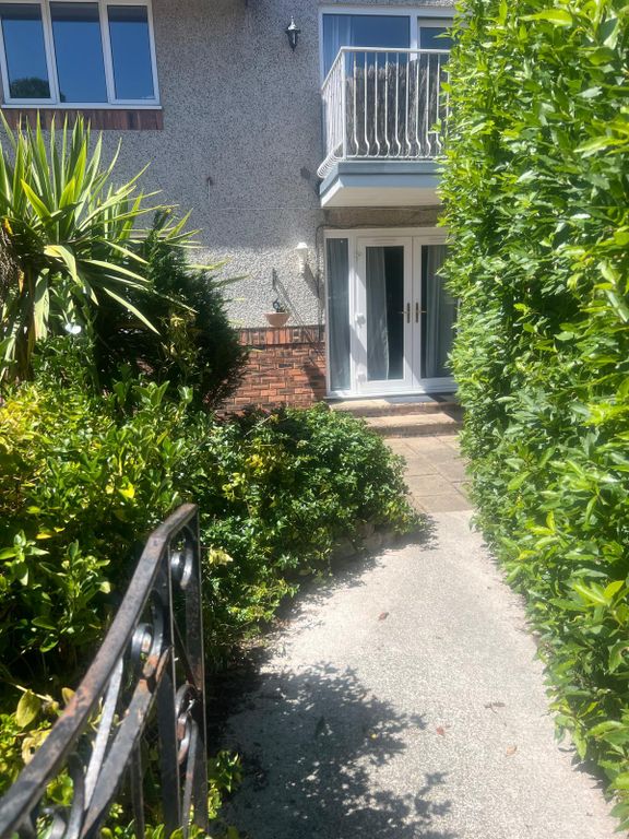 Property photo 2 of 20