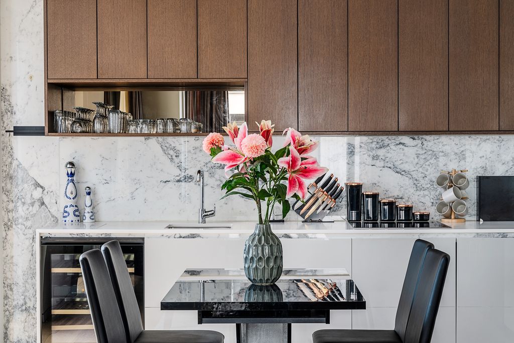 Property photo 2 of 14 Casson_Square_10