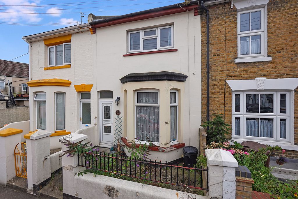 Property photo 1 of 10 3 Bedroom House For Rent