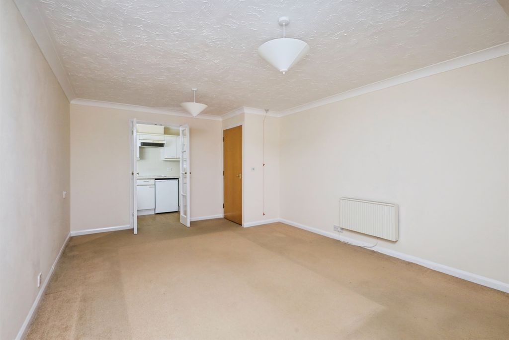 Property photo 3 of 14