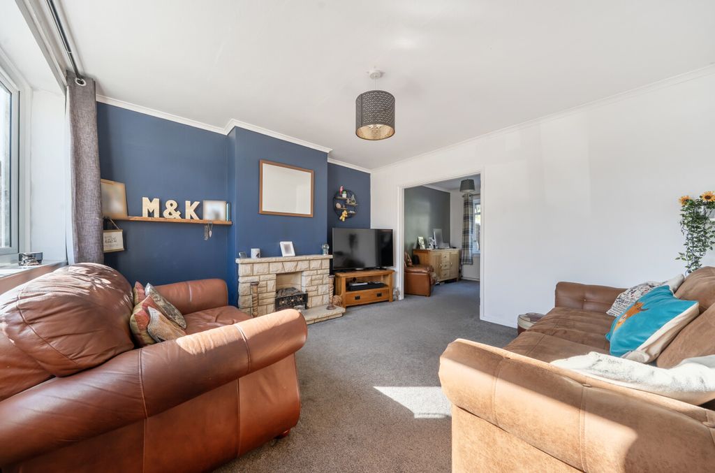Property photo 2 of 12 15278838