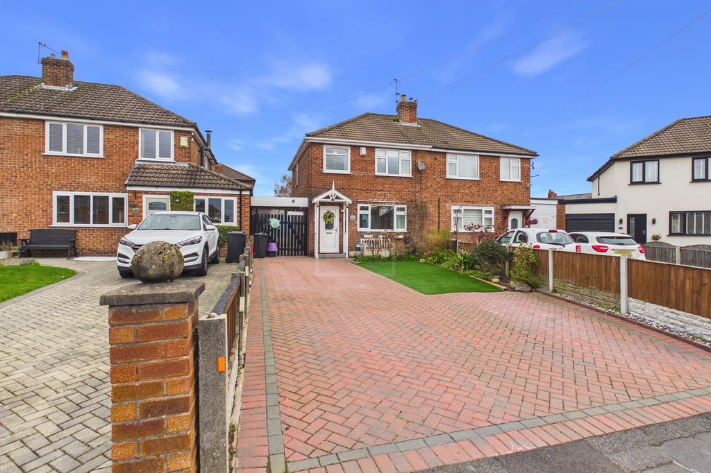 Property photo 1 of 19 Front External