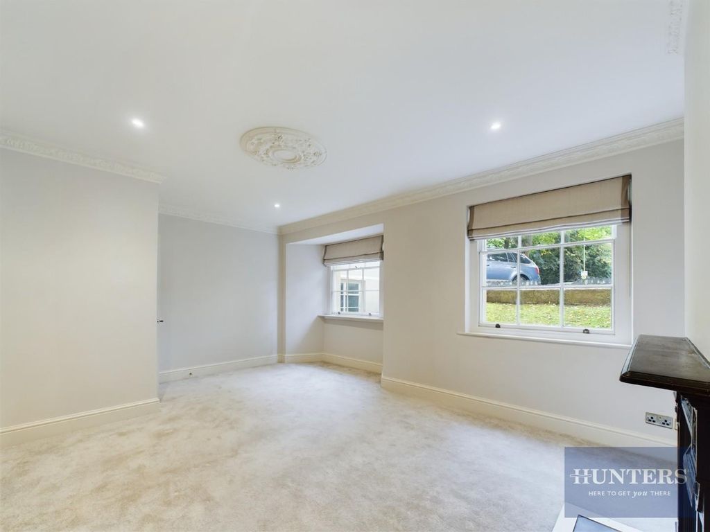 Property photo 2 of 12 Cam02256G0-Pr0179-Still003.Jpg