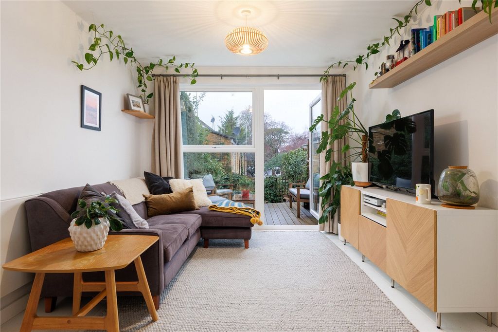 Property photo 3 of 10 Picture No. 12